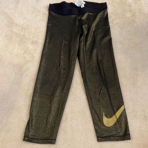 Nike Dry Fit Capris Black w Gold Sparkles Sz L